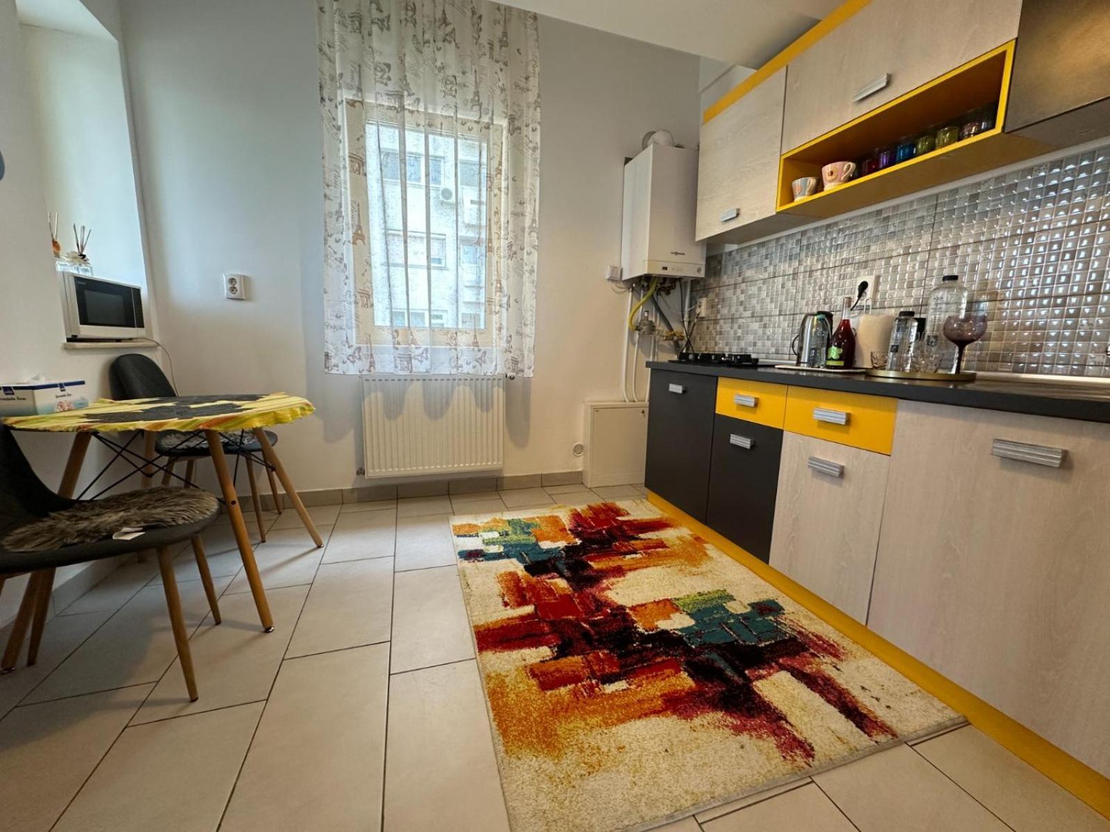 Downtown "Rendez-Vous" Luxury Apartment Bacau Exterior photo