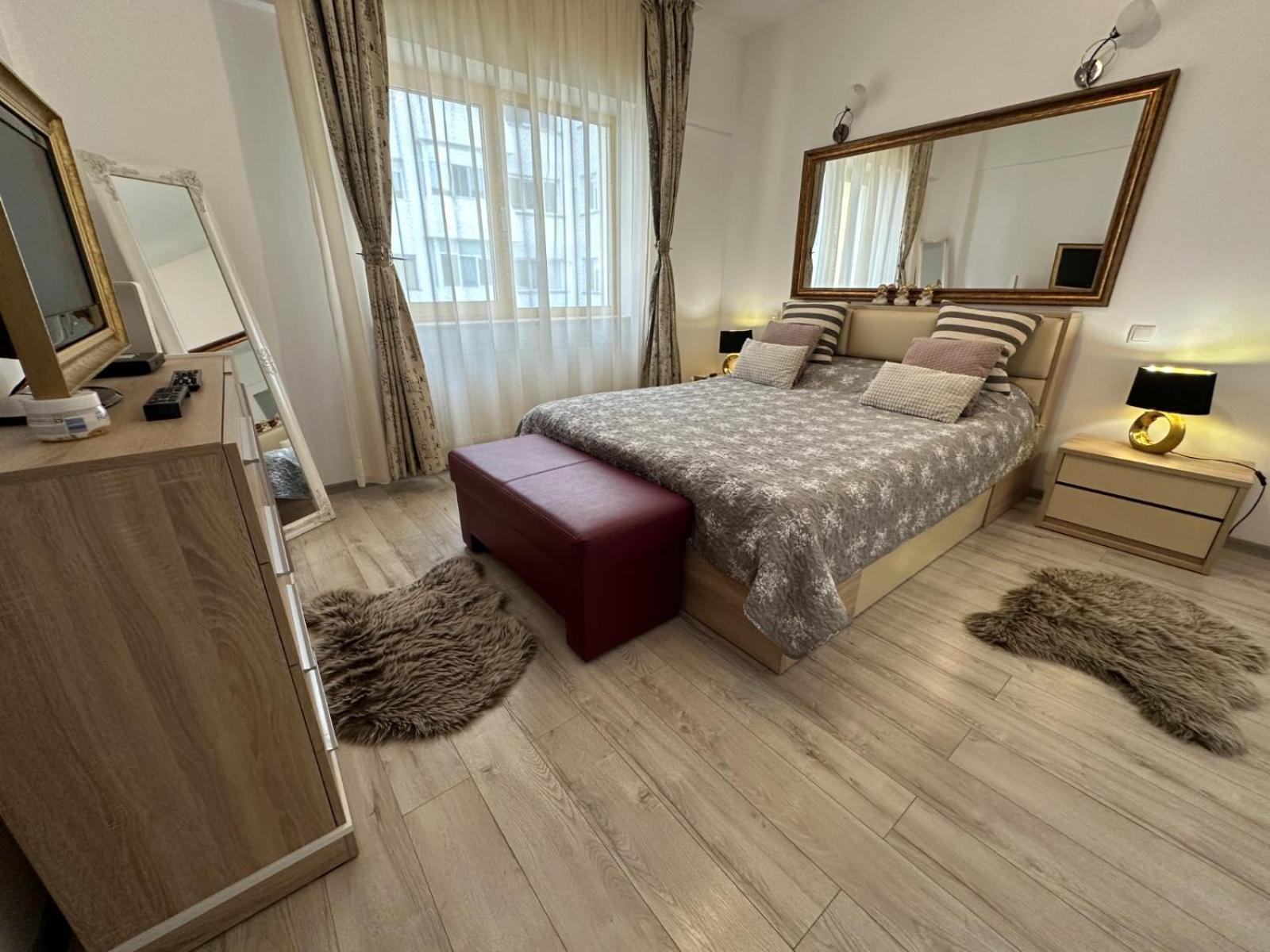 Downtown "Rendez-Vous" Luxury Apartment Bacau Exterior photo