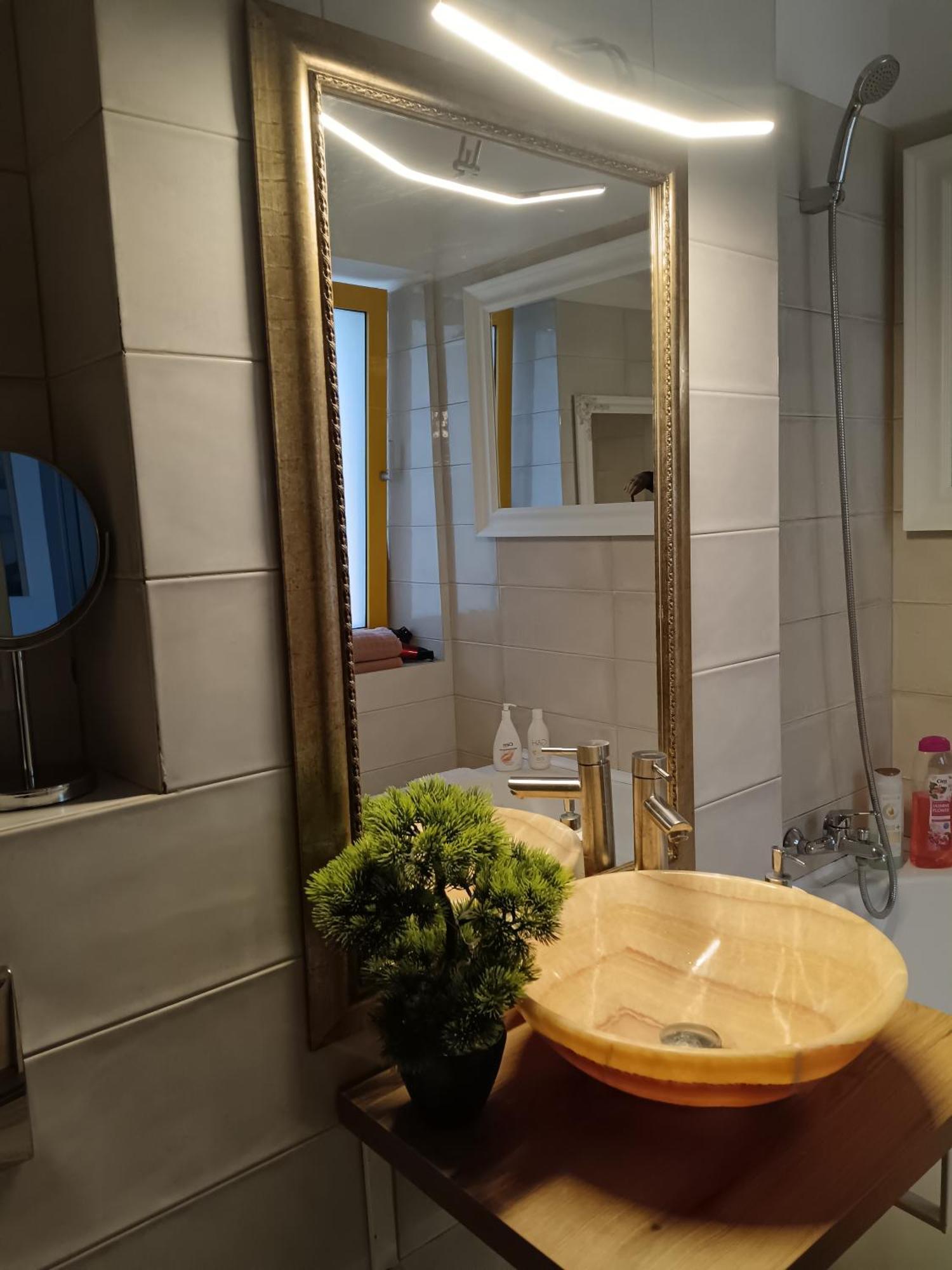 Downtown "Rendez-Vous" Luxury Apartment Bacau Exterior photo
