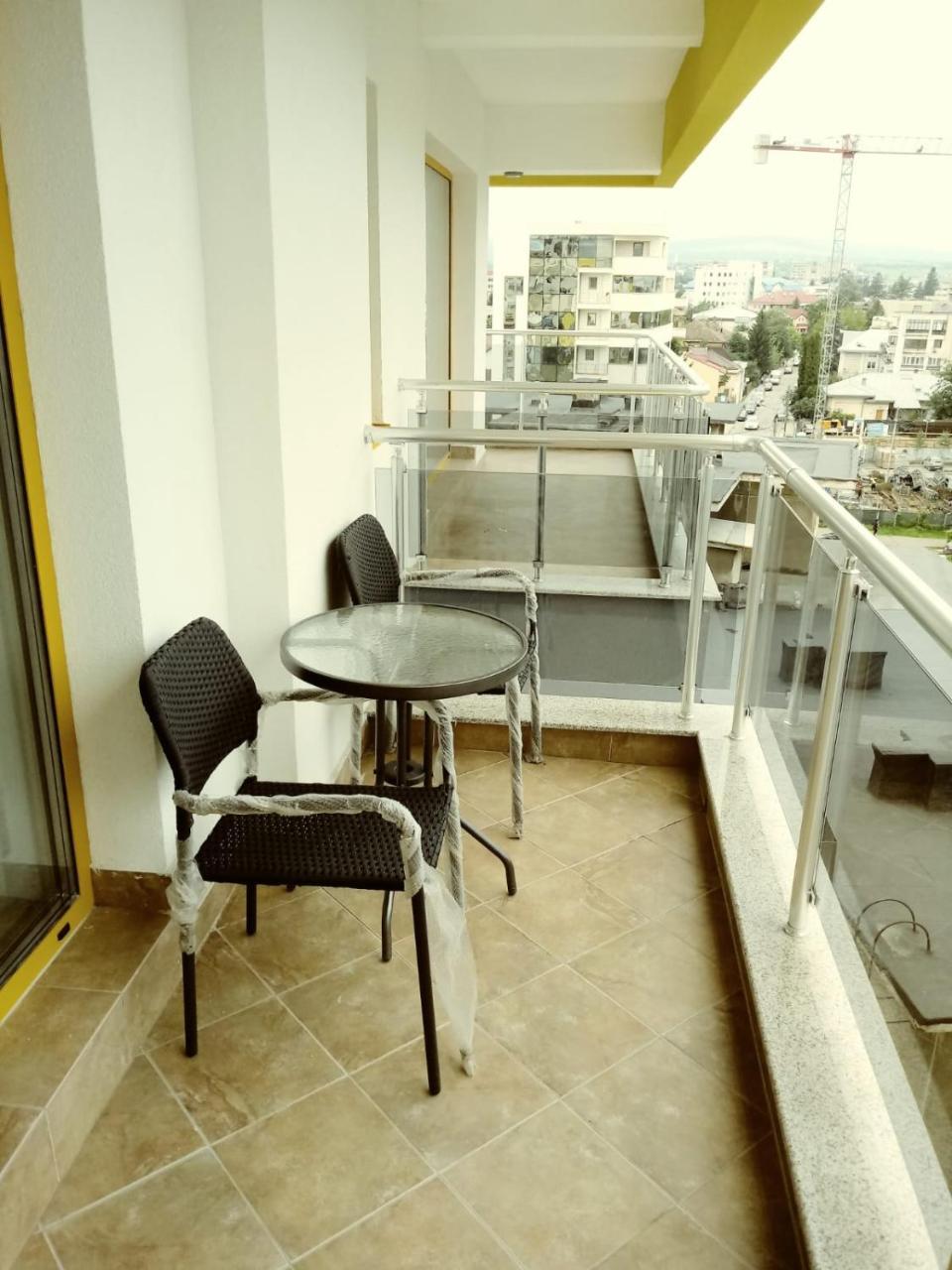 Downtown "Rendez-Vous" Luxury Apartment Bacau Exterior photo
