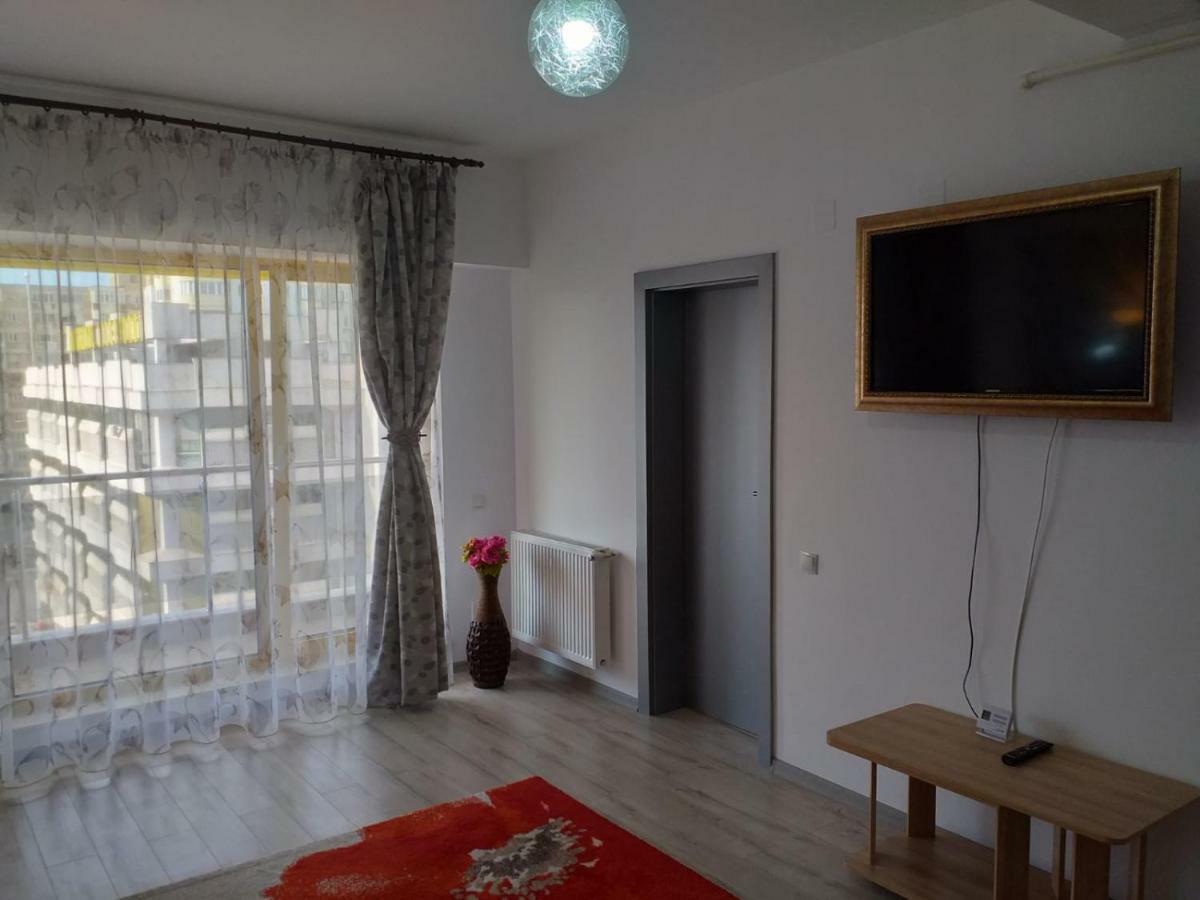 Downtown "Rendez-Vous" Luxury Apartment Bacau Exterior photo